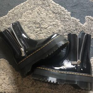 Dr. Martens 2976 max platform boots